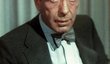 Humphrey Bogart (†57) byl hereckou legendou, která holdovala ženám (byl čtyřikrát ženatý), ale také whisky a cigaretám. Ty se mu také staly osudnými, když mu byla ještě před šedesátkou diagnostikována pokročilá rakovina jícnu. Stihl ještě dvě operace, ale když zemřel, vážil pouhých 36 kilogramů