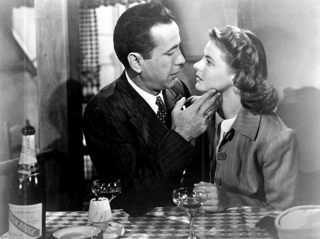 Humphrey Bogart ve slavném filmu Casablanca z roku 1942