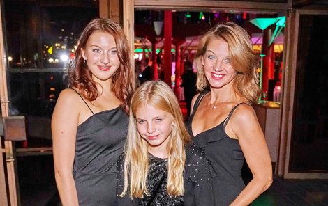 Sabina Laurinová s dcerami