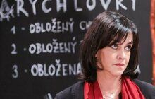 Není to poprvé, co se herečka Tereza Brodská (55) kvůli závažným zdravotním problémům vytratila z očí veřejnosti. Vypadalo to, že z prodělaného zápalu plic už se dostala, ale její křehké zdraví se nejspíš opět ozvalo. Tereza totiž ruší divadelní představení a společnost také nevyhledává.