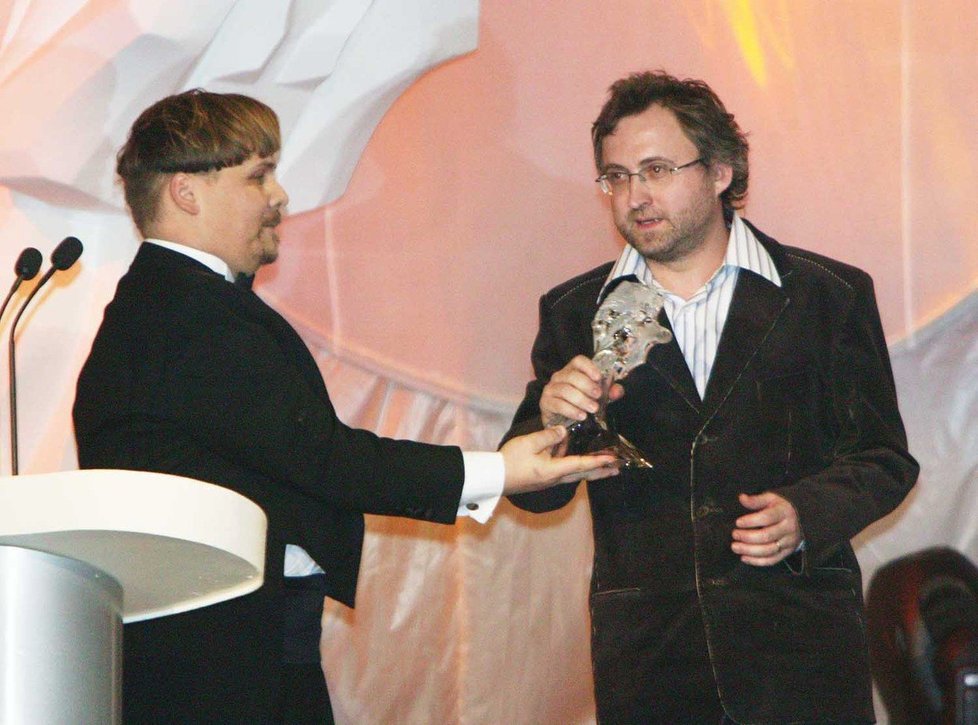 Českého lva pro nejlepší film si odnesl režisér Jan Hřebejk za snímek Horem pádem.