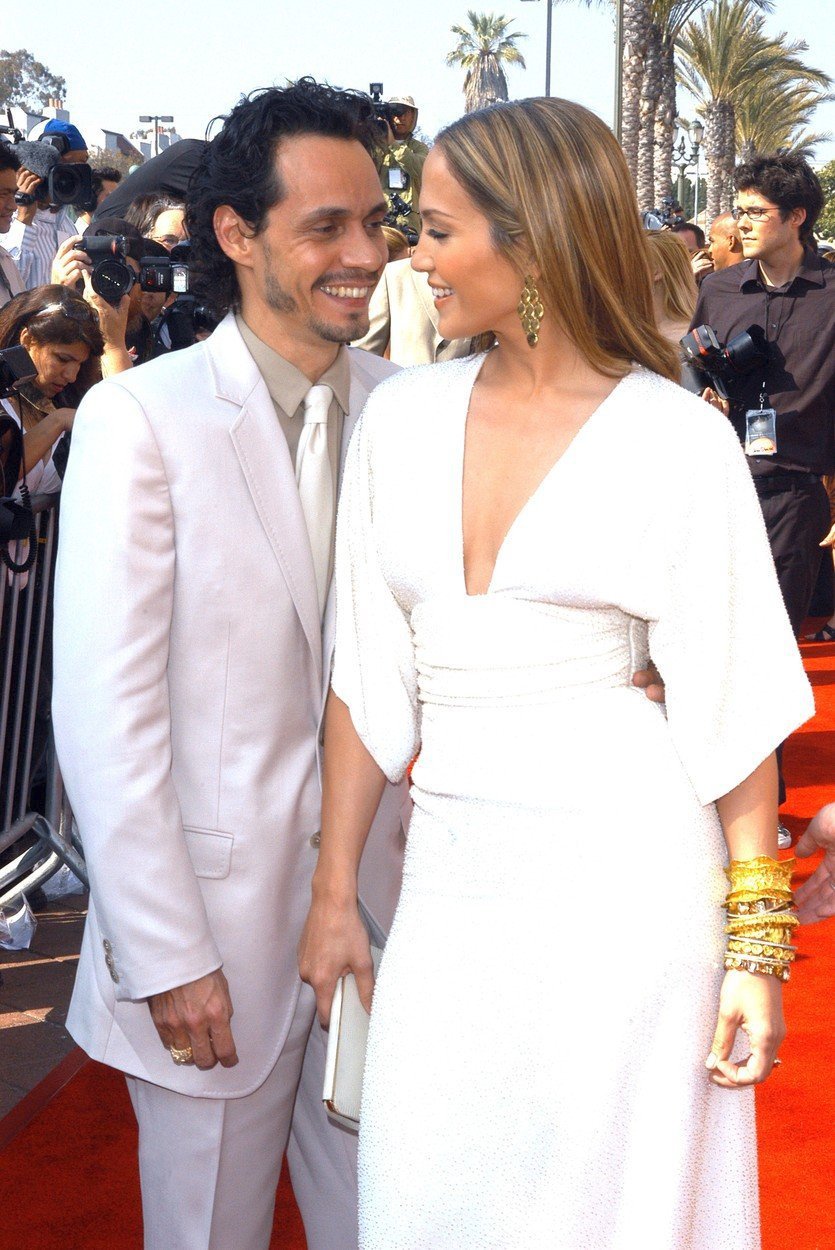 Sexy zpěvačka Jennifer Lopez (49) se těsně po rozchodu s hercem Benem Affleckem (46) provdala za zpěváka Marca Anthonyho (50).