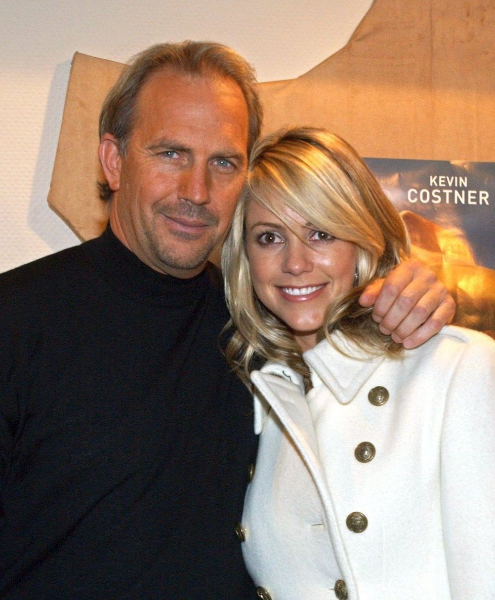 Herec Kevin Costner (64) si za svou ženu vybral modelku Christine Baumgartner (45).