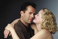 Bruce Willis: Nesmrtelný akční hrdina v dětství koktal, zplodil 5 dcer a pořád je sexy!