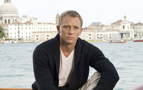 Daniel Craig