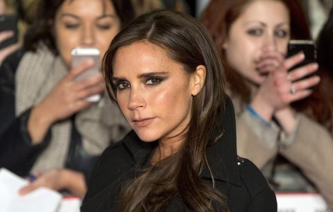 Victoria Beckham předvedla novou kolekci a konečně se usmála!