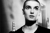 Hudební svět pláče. Zemřela fenomenální zpěvačka Sinéad O'Connor. Bylo jí pouhých 56 let
