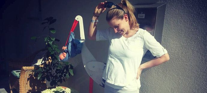 Šťatná Nathalie Birliová čerstvě po porodu dnes tříměsíčního synka
