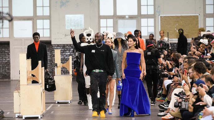 Virgil Abloh na jedné z přehlídek módního domu Louis Vuitton.