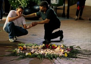 Pieta za mrtvou ženu, kterou zabil muž, jenž najel autem do davu.