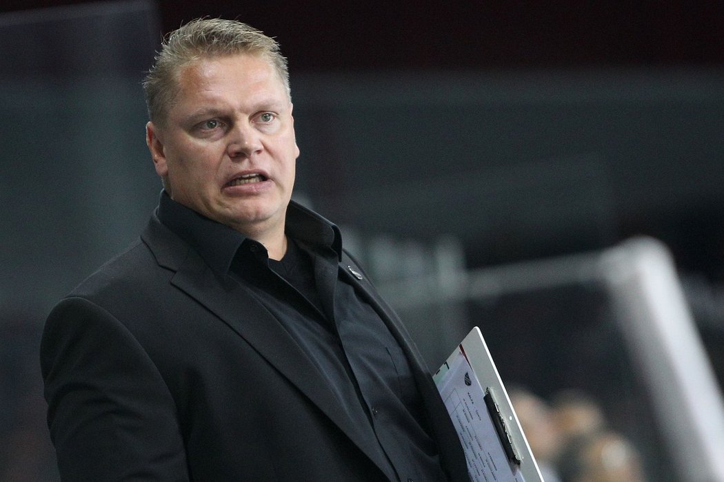 Finský hokejový trenér Pekka Virta