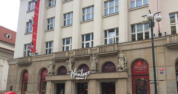 Unikátní česká hra ve virtuální realitě Golem VR je k nalezení v suterénu hračkářství Hamleys.