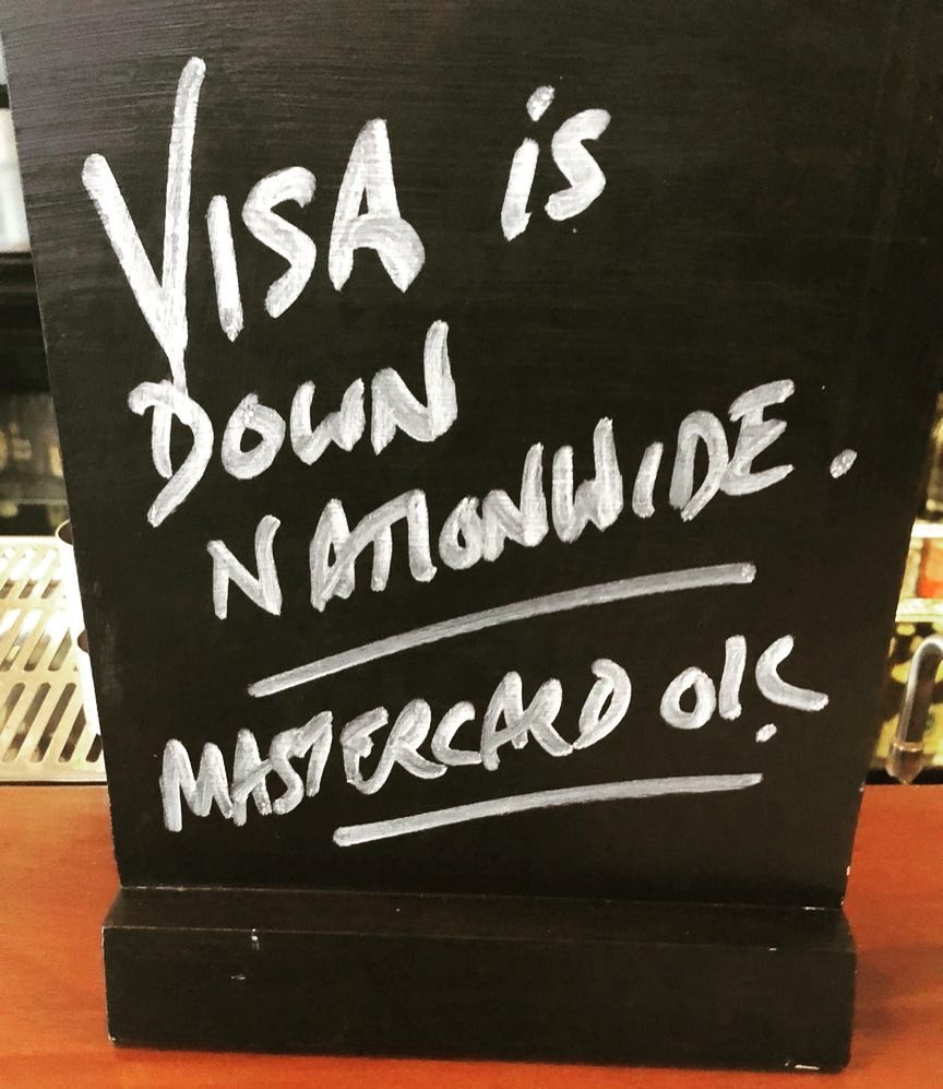 Společnost Visa měla velký výpadek, nešlo platit kartami