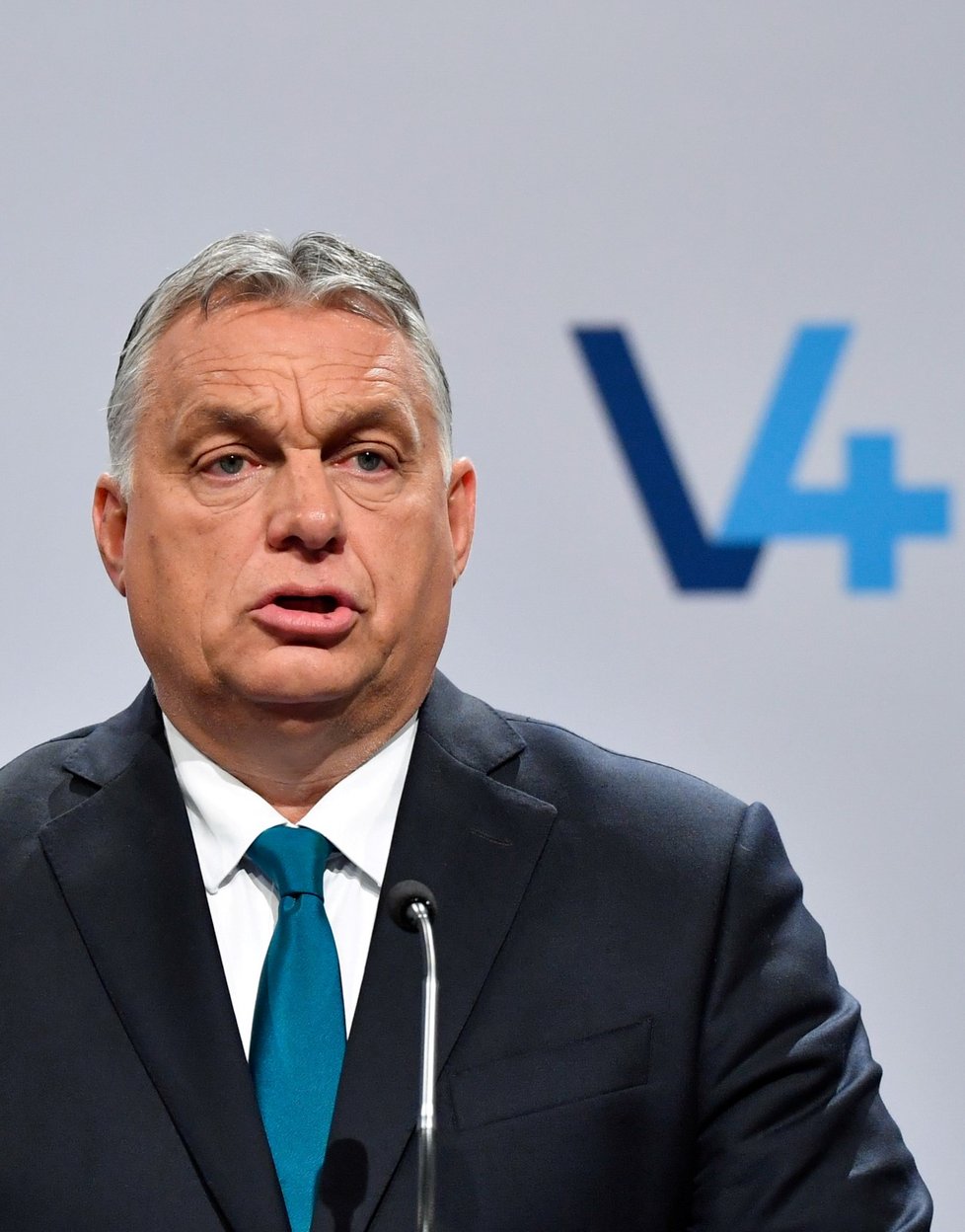 Předsedající summitu V4, Viktor Orbán.