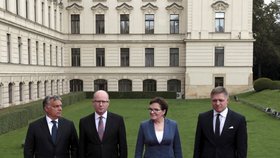 Summit V4 v Praze 4, září. Zleva: Viktor Orbán, Bohuslav Sobotka, Ewa kopacz a Robert Fico.