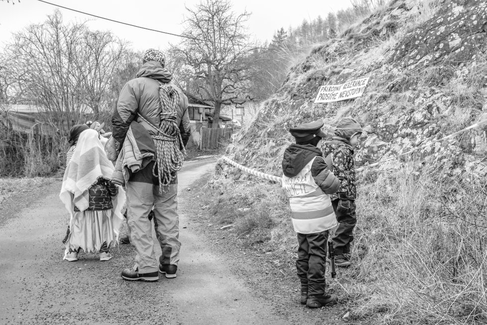 S těmito snímky si v soutěži Praha fotografická vysloužil Vít Fikejzl v roce 2018 čestné uznání poroty v kategorii Kronika hlavního města.