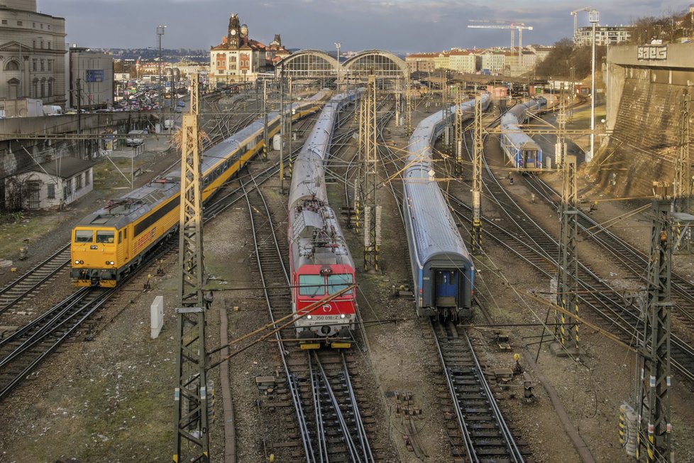 Vlaky u pražského hlavního nádraží