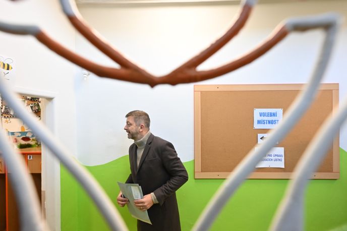 Ministr vnitra Vít Rakušan (STAN) v Kolíně odevzdal svůj hlas ve volbách do Poslanecké sněmovny Ministr vnitra Vít Rakušan (STAN) v Kolíně odevzdal svůj hlas ve volbách do Poslanecké sněmovny