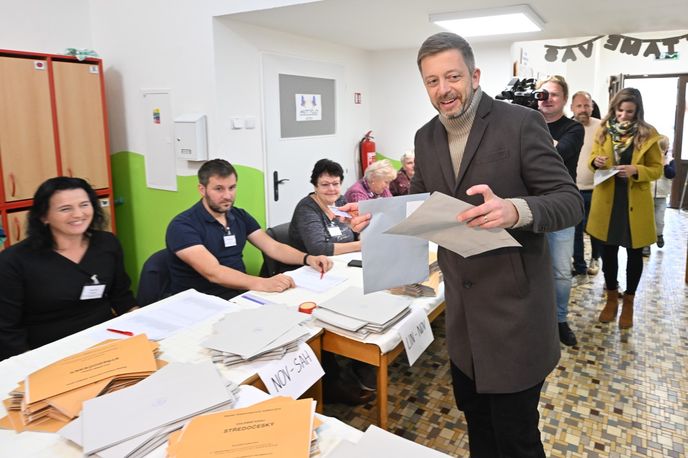 Ministr vnitra Vít Rakušan (STAN) v Kolíně odevzdal svůj hlas ve volbách do Poslanecké sněmovny Ministr vnitra Vít Rakušan (STAN) v Kolíně odevzdal svůj hlas ve volbách do Poslanecké sněmovny