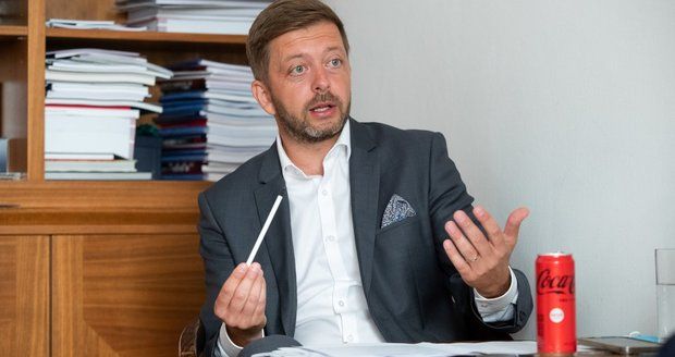 Průvan v České poště: Rakušan odvolal osm členů dozorčí rady, zůstali jen zástupci zaměstnanců