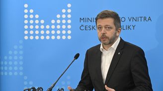 Platy policistů a hasičů se zvýší, slíbil Rakušan. Chce řešit i nadbytečnou byrokracii Platy policistů a hasičů se zvýší, slíbil Rakušan. Chce řešit i nadbytečnou byrokracii