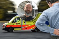 Pražským nemocnicím docházejí lůžka. „Záchranáři vyjíždí i kvůli bolavým zádům,“ diví se Samek