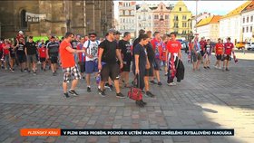 Pochod za zavražděného fanouška Viktorky.