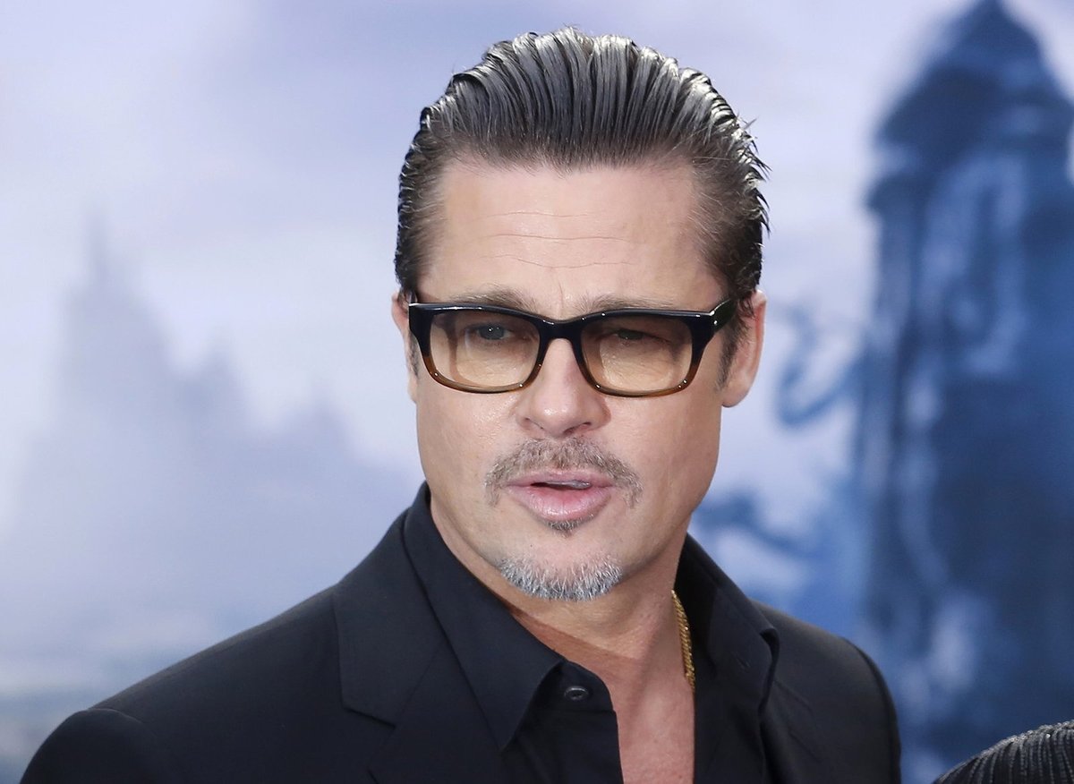 Brad Pitt si nenechal napadení líbit.