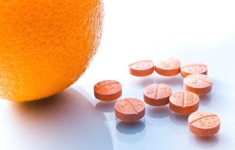 Řádí chřipky. Zobete tablety s vitamínem C? Na nachlazení nepomohou, vzkazují vědci