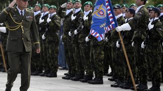 Armádní experti oceňují nábor vojáků. Kritiku si vysloužil nízký růst obranného rozpočtu