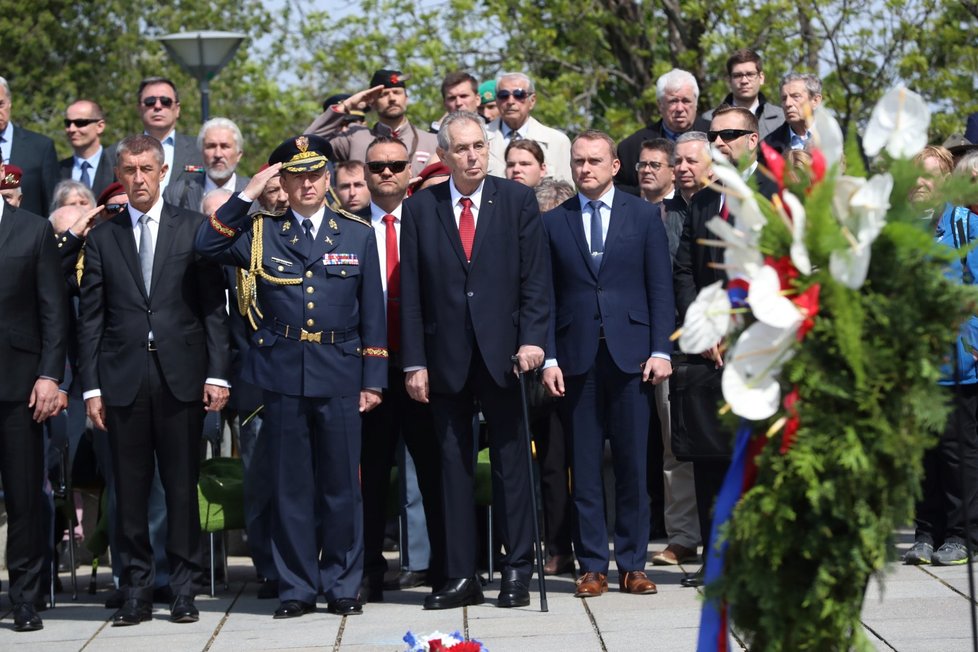 Pieta za oběti 2. světové války na Vítkově: prezident Miloš Zeman a premiér Andrej Babiš na Vítkově  (8. 5. 2019)