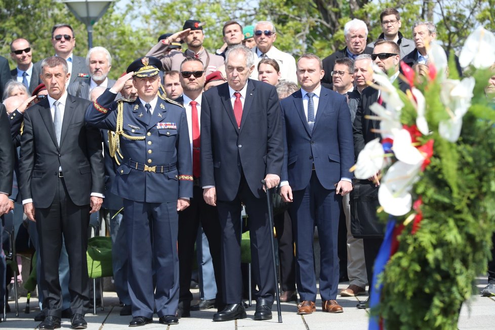 Pieta za oběti 2. světové války na Vítkově: prezident Miloš Zeman a premiér Andrej Babiš na Vítkově  (8. 5. 2019)