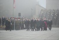 Politici si na Vítkově připomněli 28. říjen a vznik republiky. Mlha nepustila do vzduchu gripeny