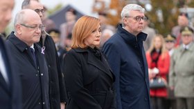 Alena Schillerová s Karlem Havlíčkem (ANO) při pietě na Vítkově (28.10.2026)