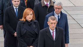 Alena Schillerová s Karlem Havlíčkem a Andrejem Babišem (ANO) při pietě na Vítkově (28.10.2026)