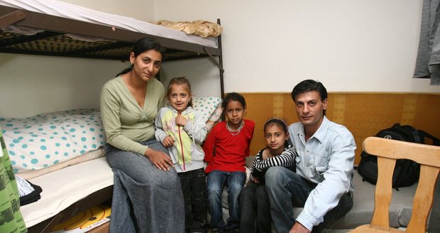 Rodina se tísní v azylovém domě v otřesných podmínkách