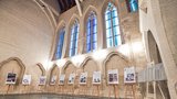 Výstava na Špilberku: Krása vitráží v Královské kapli bere dech