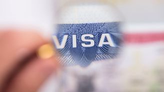USA zpřísňují vydávání víz: Musí se přiznat účty na sociálních sítích a dodat maily i telefonní čísla