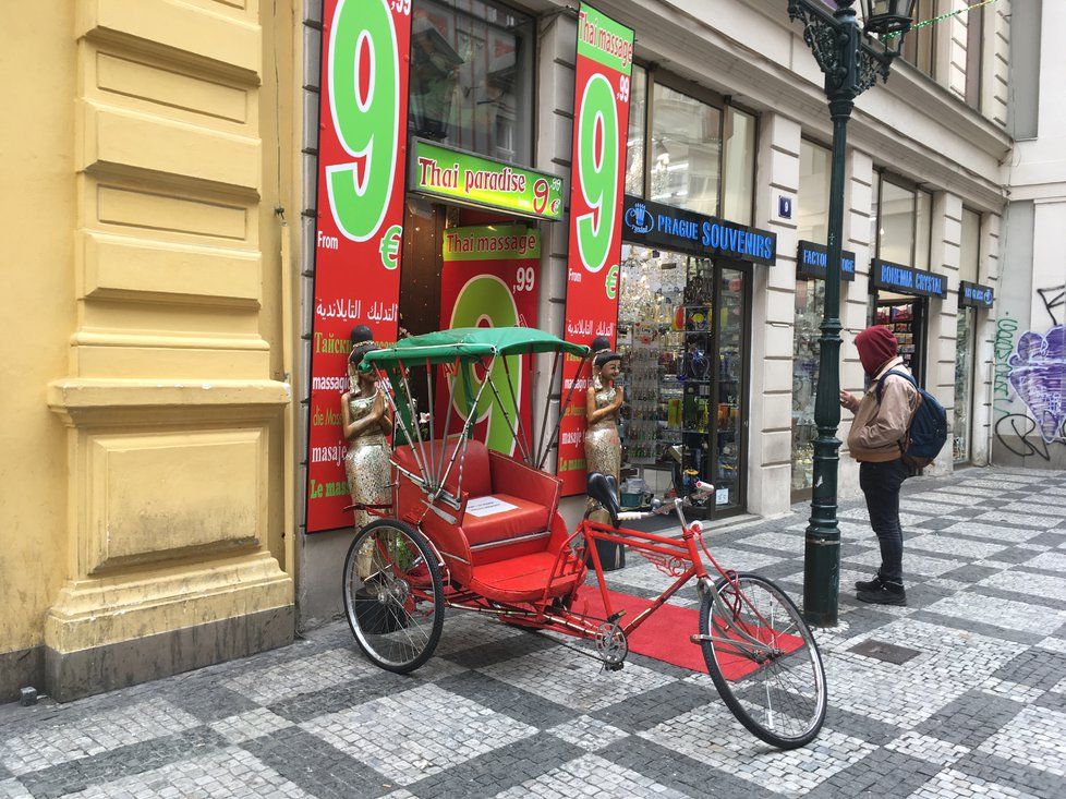 Praha odstraní z centra rikši neoprávněně využívané pro reklamu