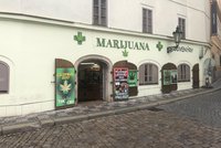 Návrat nevkusných bannerů do pražských ulic? Praha chystá od léta zmírnění vyhlášky