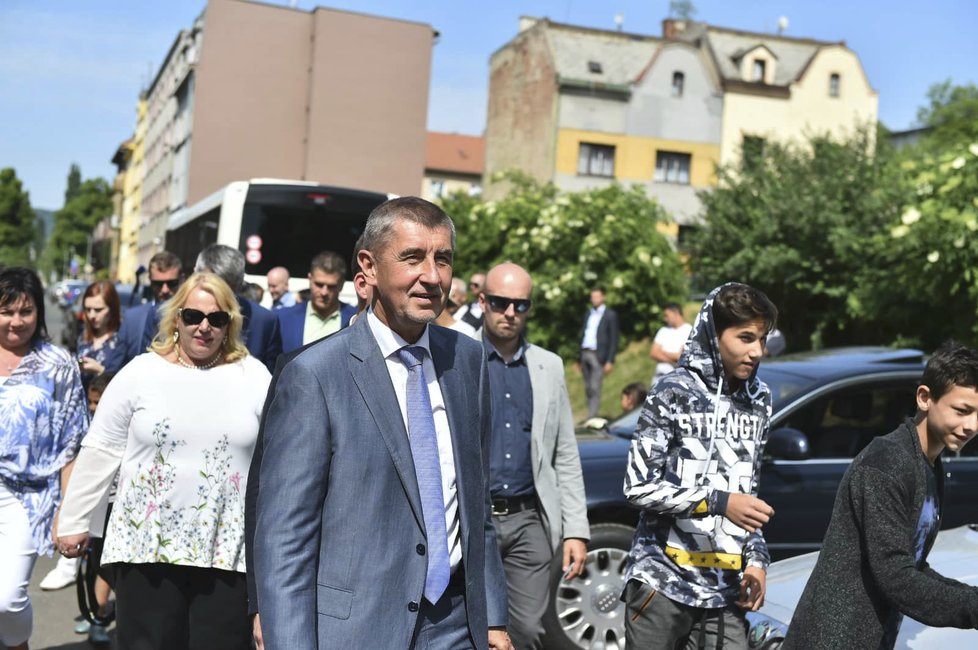 Premiér Andrej Babiš v roce 2018: Navštívil i čtvrť Střekov, kterou trápily ubytovny se sociálně slabými.