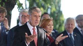 Vladimír Mertlík: Jsme opět v roce „1947“. Vládní přešlapy po vzoru komoušů dláždí cestu k totalitě Vladimír Mertlík: Jsme opět v roce „1947“. Vládní přešlapy po vzoru komoušů dláždí cestu k totalitě