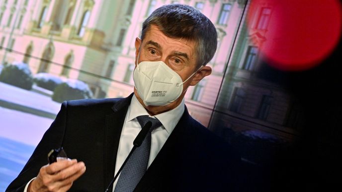 Premiér Andrej Babiš na tiskové konferenci po jednání vlády.