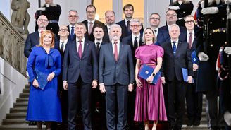 Pavel jmenoval členy Babišovy vlády, tvoří ji hnutí ANO, SPD a Motoristé Pavel jmenoval členy Babišovy vlády, tvoří ji hnutí ANO, SPD a Motoristé