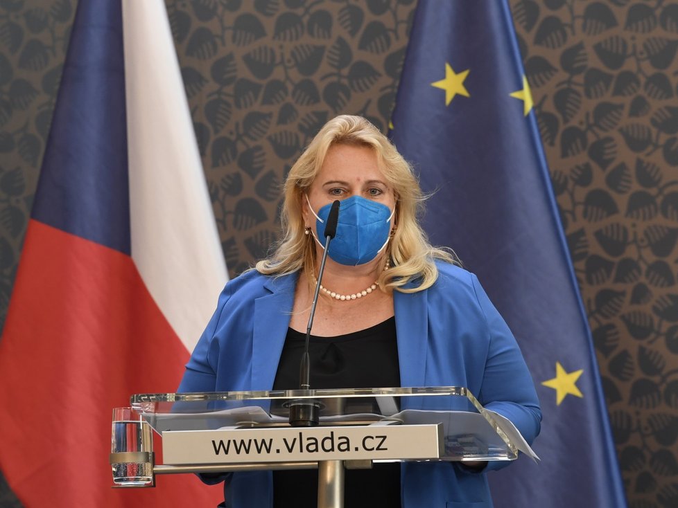 Ministryně pro místní rozvoj Klára Dostálová vystoupila v Praze na tiskové konferenci po jednání vlády (14. 6. 2021)