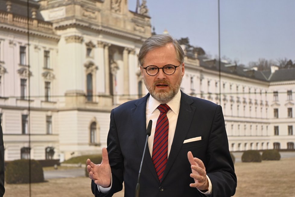 Premiér Petr Fiala na tiskové konferenci po schůzi vlády (23. 2. 2022)