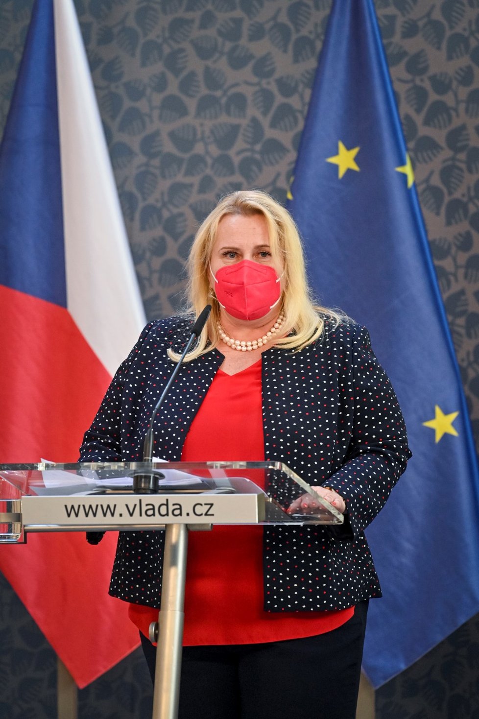 Tisková konference po jednání vlády (26. 4. 2021): Ministryně pro místní rozvoj Klára Dostálová (za ANO)