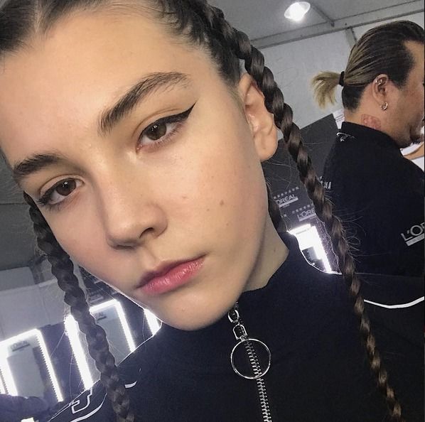 Mladičká modelka Vlada Dzyuba (†14) se zřítila k zemi přímo během přehlídky.