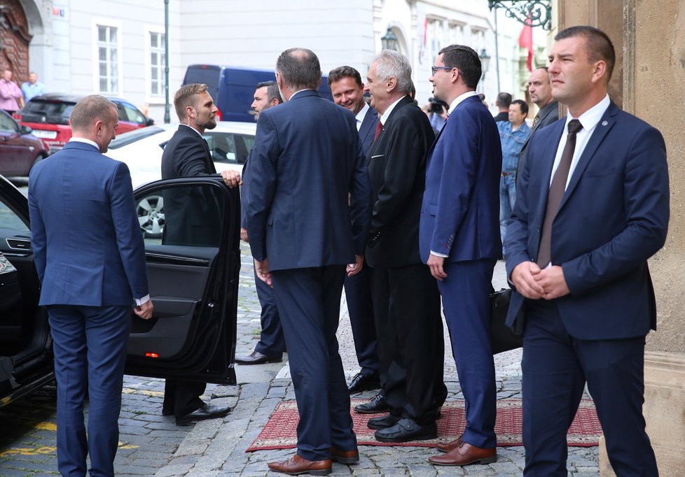 Prezident Miloš Zeman přijel podpořit Andreje Babiše a jeho vládu do Poslanecké sněmovny