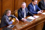 Jednání o nedůvěře vládě: Premiér Petr Fiala (ODS) s ministrem pro místní rozvoj Ivanem Bartošem (Piráti) (17.1.2023)